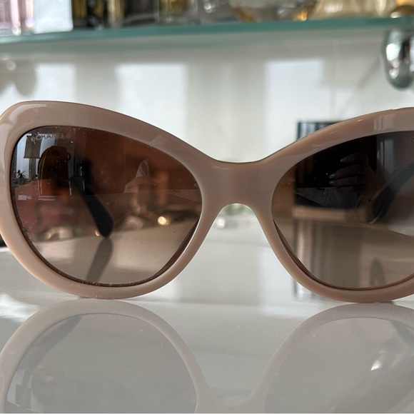 Chanel CC Interlocking cat eye sunglasses - Picture 9 of 14